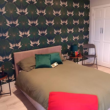 Hotel The Crown Radnage Esterno foto
